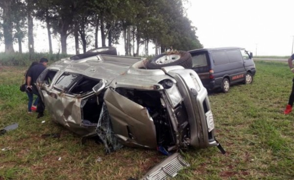 Confirman muerte de otros dos ocupantes de camioneta volcada