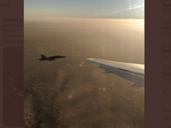 Avión sobrevuela Madrid para realizar aterrizaje de emergencia
