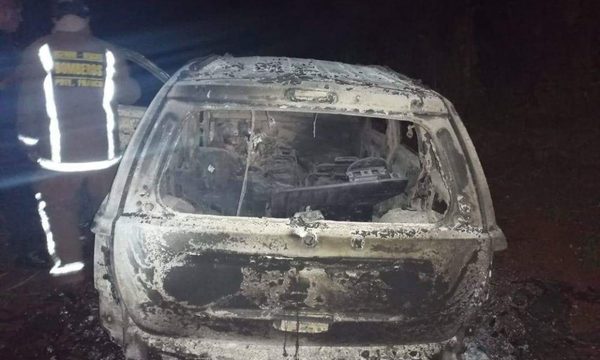 Presunto autor de doble homicidio en Minga quema camioneta durante huída