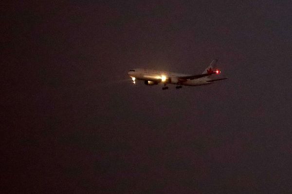 Avión de Air Canadá en emergencia aterriza sin problemas en aeropuerto de Madrid - Mundo - ABC Color