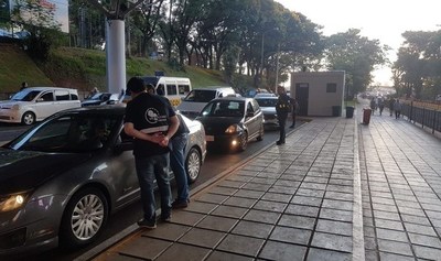 Rechazan ingreso de 16 extranjeros en el operativo “intra frontera” realizado en CDE - ADN Paraguayo
