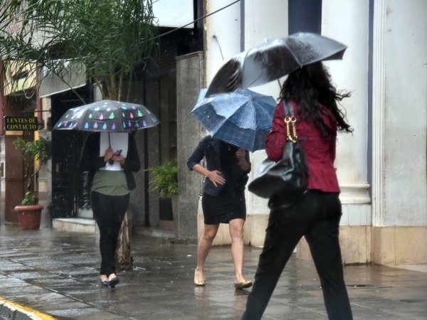 Meteorología emite alerta para 5 departamentos