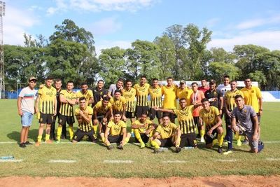 Partido suspendido por “fuga” de ambulancia   - Fútbol - ABC Color
