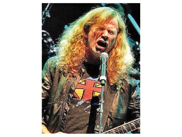 Mustaine está libre de cáncer