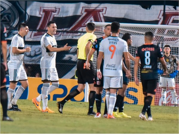 Hoy piden levantar sanción