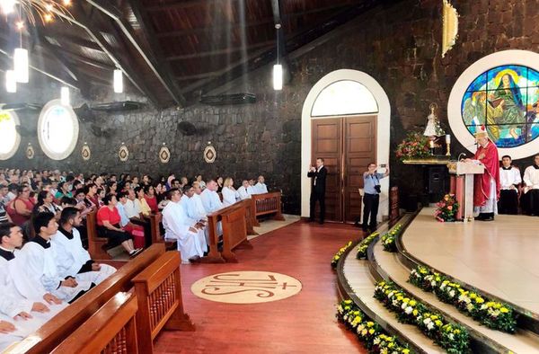 Obispo invita a practicar la caridad, la paz y la valentía - Interior - ABC Color
