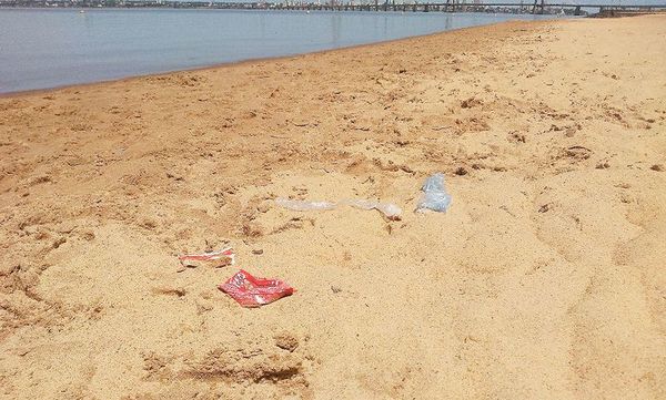 Lamentable imagen en playas de Encarnación - Interior - ABC Color