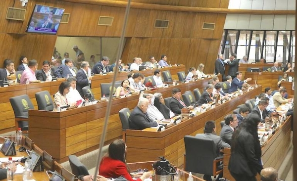 HOY / Diputados tienen previsto analizar hoy control a dinero narco en campaña política
