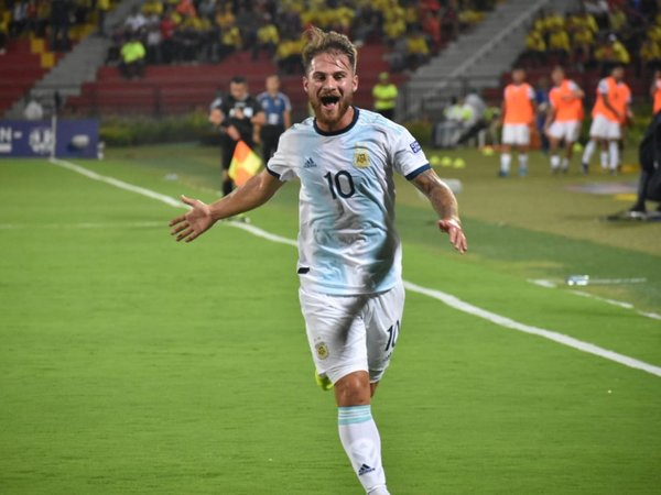 Argentina logra gran triunfo ante Uruguay; Colombia da susto a Brasil
