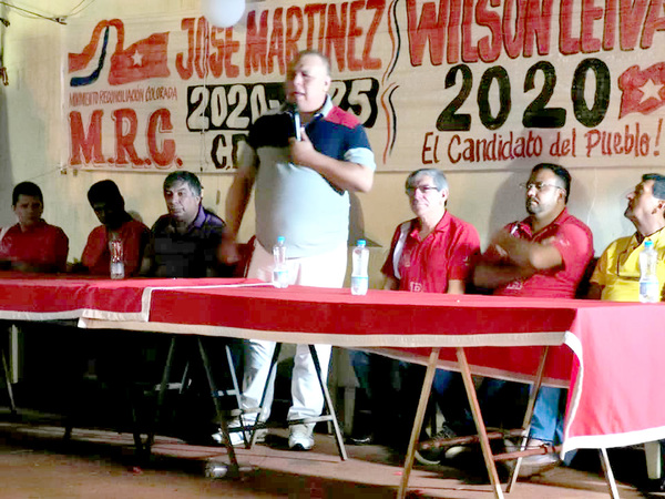 Martínez intensifica campaña electoral y critica a quienes se alían con el clan ZI