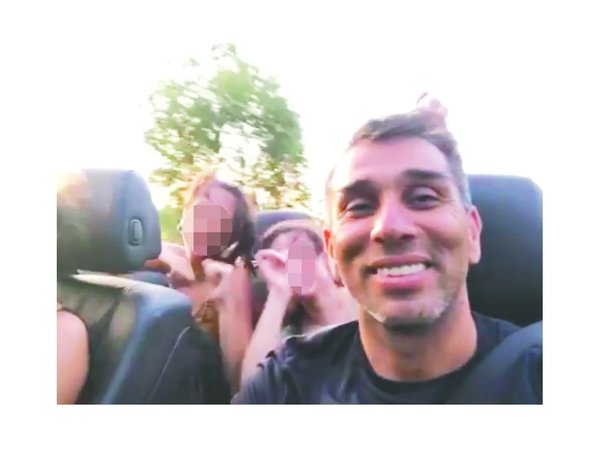 Escrachan a Pipino Cuevas por filmarse manejando