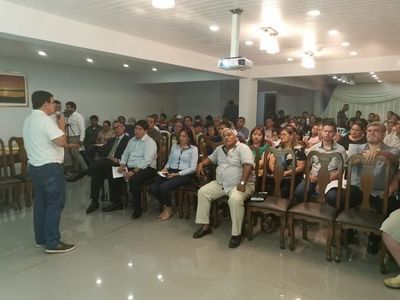 Charla sobre desbloqueo reúne a un centenar de personas en Luque