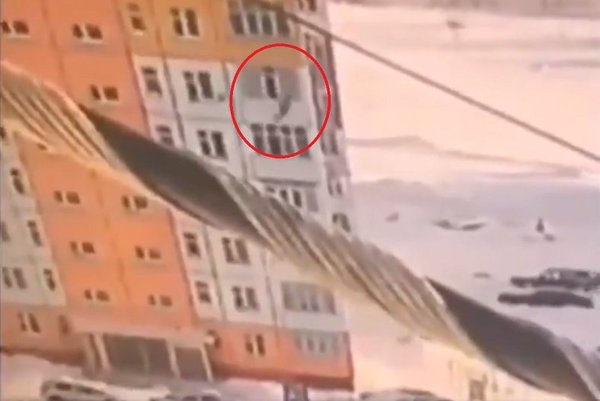Cayó del noveno piso y se levantó como si nada hubiese pasado | Noticias Paraguay