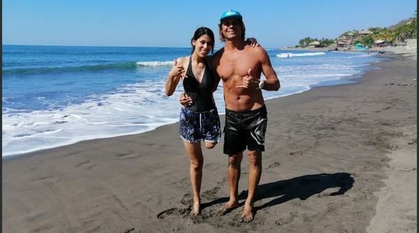Paraguaya con prótesis cumplió su sueño de surfear - Nacionales - ABC Color