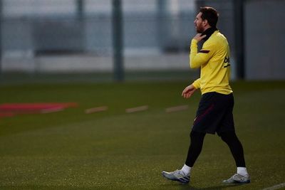 Messi le contesta a Abidal - Fútbol - ABC Color