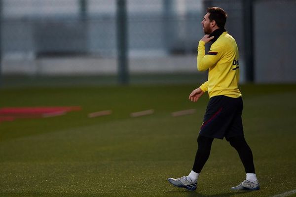 Messi le contesta a Abidal - Fútbol - ABC Color