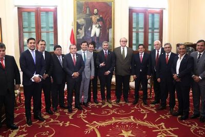 Proponen nueva corriente colorada