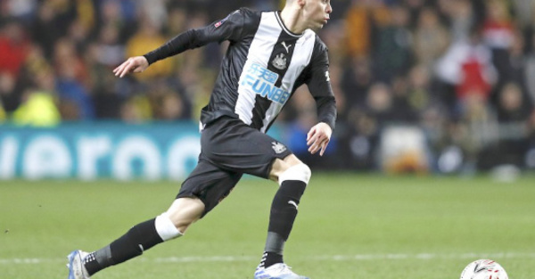 Almirón otra vez, el más capo en Newcastle