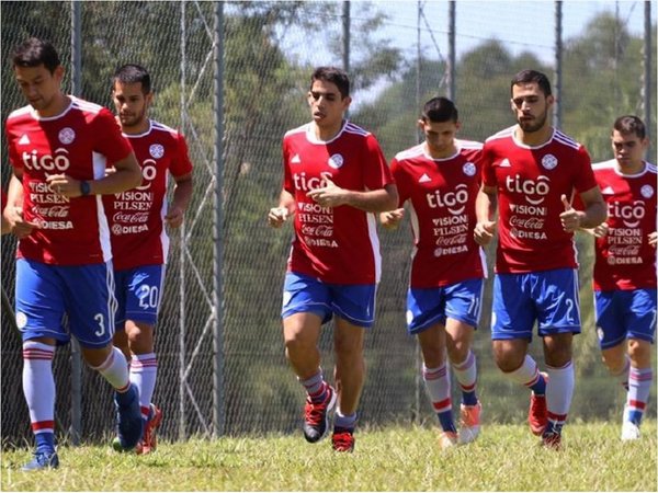 La Albirroja debe ganar a Perú