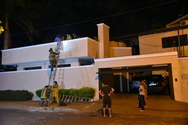 Una casa se incendia y causa susto en el barrio Nazareth - Nacionales - ABC Color