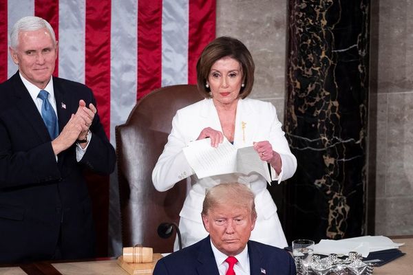 Pelosi rompió el discurso de Trump ante el Congreso - Mundo - ABC Color