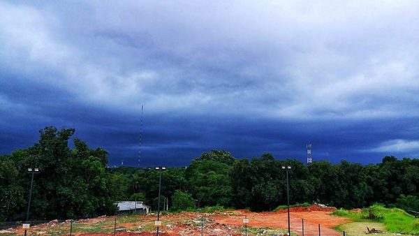 Anuncian miércoles caluroso e inestable con lluvias dispersas