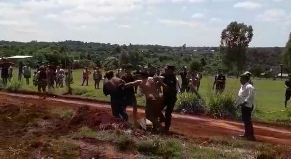 A “garrotazos” recuperan calle en Presidente Franco