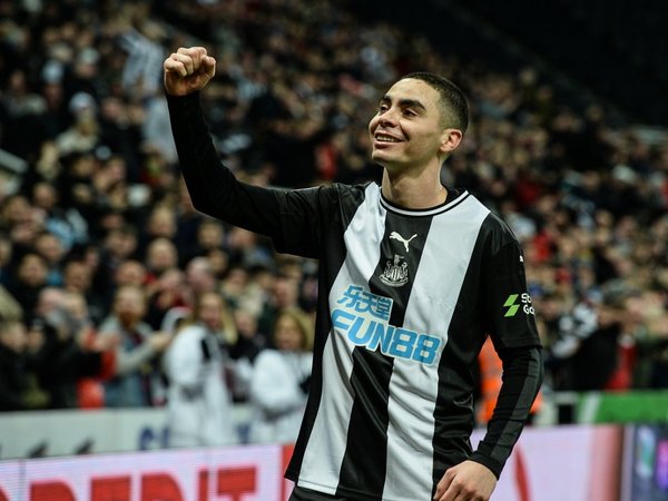 Miguel Almirón sigue en FA Cup