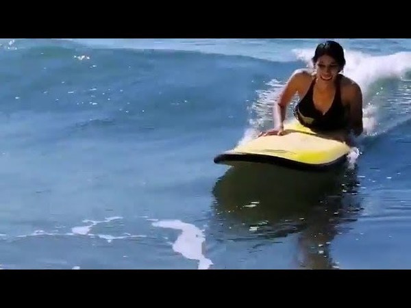 PARAGUAYA CON PRÓTESIS CUMPLIÓ SU SUEÑO DE SURFEAR