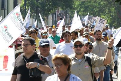 G. 20.000.000 al año por eventos (casamientos, cumpleaños, etc.), por ir de vacaciones: “perla” de contrato en BCP - ADN Paraguayo