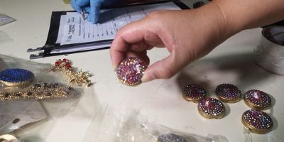 Hallan cocaína dentro de bijouterie con destino a Inglaterra