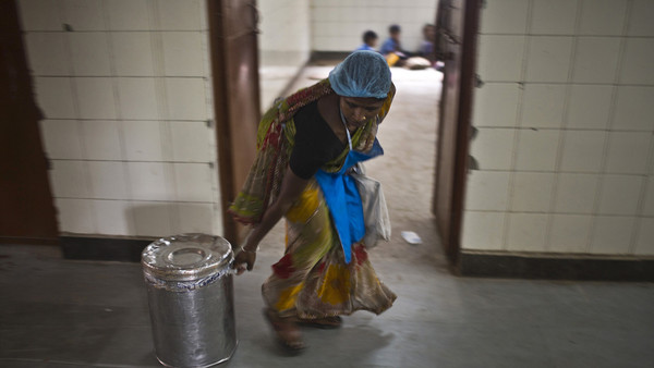 India: niña de 3 años muere al caer dentro de una olla donde se cocinaban alimentos