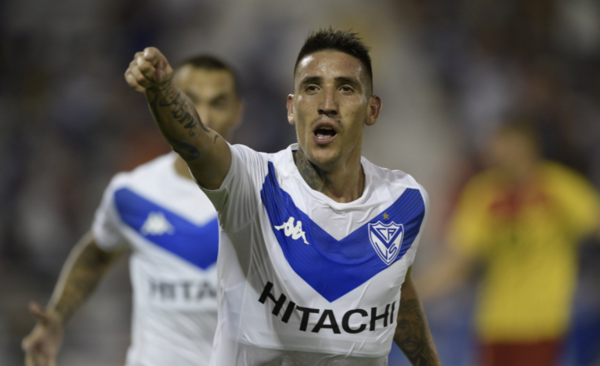 HOY / Vélez se impone en Liniers ante Aucas de Ecuador