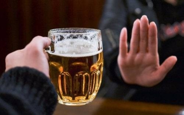 HOY / ¿Beber alcohol después del dengue?: consumo inmediato expone a padecer hepatitis tóxica