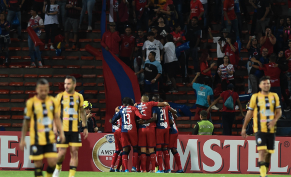 HOY / Bobadilla quita una diferencia apreciable en la Libertadores