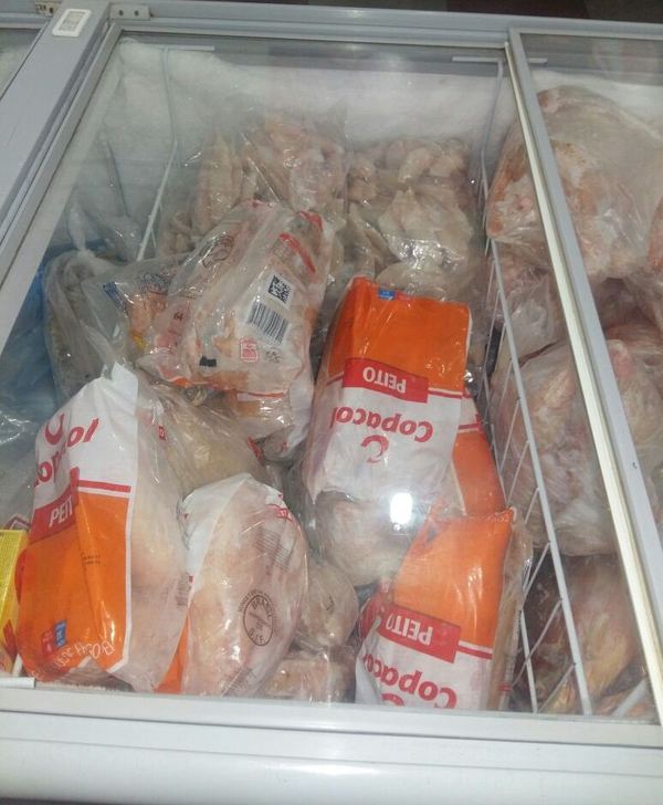 Avicultores denuncian ingreso masivo de pollos de contrabando