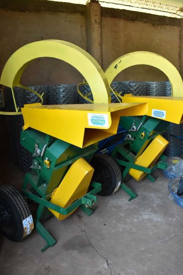 MAG entrega implementos agrícolas a productores del Departamento de San Pedro - .::RADIO NACIONAL::.