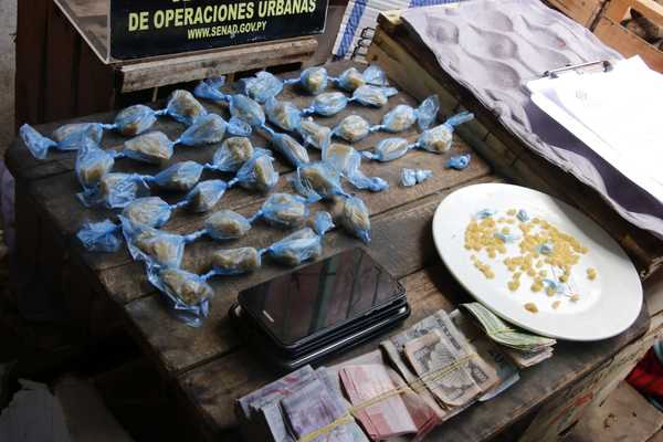 SENAD decomisa más de 3 mil dosis de crack en "puesto fachada" del Mercado de Abasto. - .::RADIO NACIONAL::.
