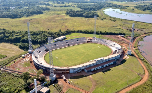 HOY / El estadio de Encarnación ya está con la estructura completa