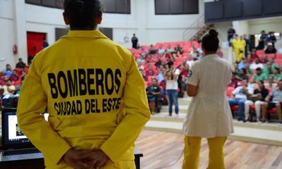 Capacitan a transportistas escolares y universitarios