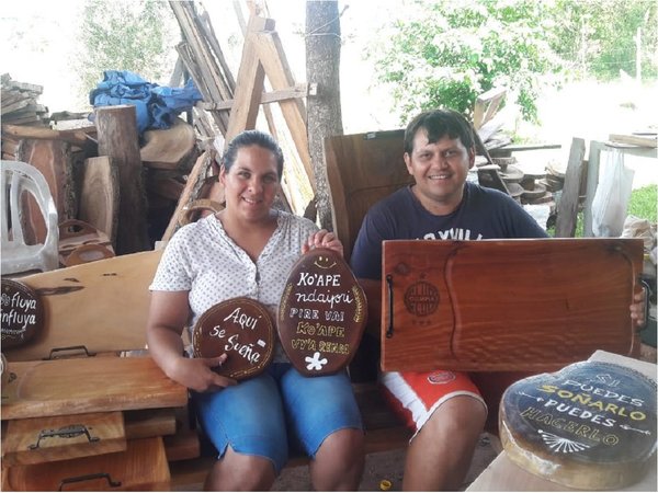 Artesanos en madera utilizan el Twitter para multiplicar sus ventas