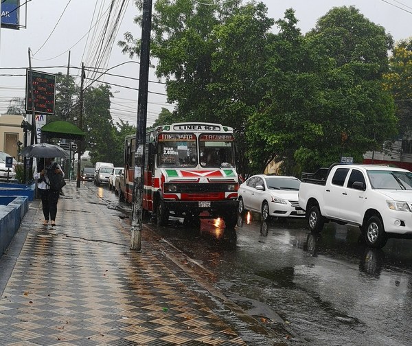 Precipitaciones dispersas con ocasionales tormentas eléctricas