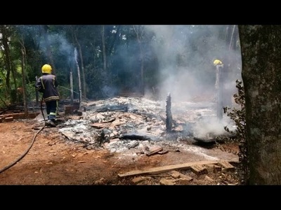 PERDIÓ SU CASA Y DINERO QUE CONTENÍA DENTRO TRAS INCENDIO