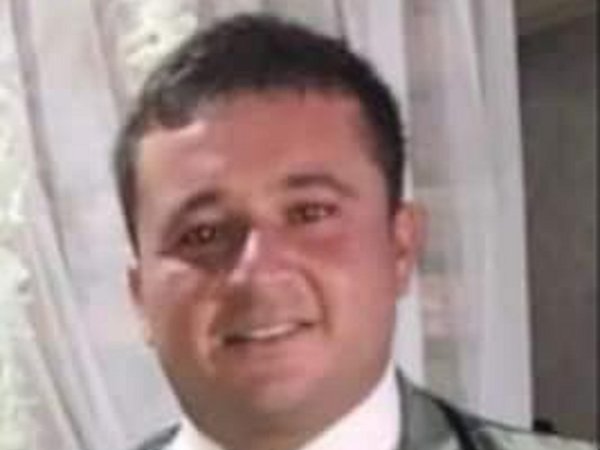 Aparece muerto tras lío que armó su mamá en su boda