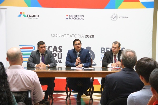 Becal e Itaipu fortalecen programa de becas con 2.000 plazas universitarias | .::Agencia IP::.