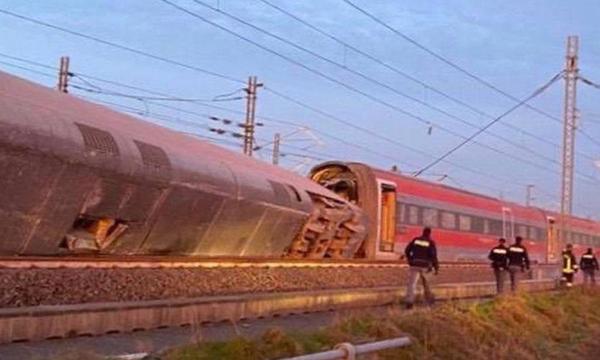 DOS MUERTOS Y VARIOS HERIDOS AL DESCARRILAR UN TREN DE ALTA VELOCIDAD EN ITALIA