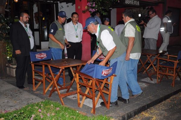Asunción: locales deben prohibir a sus clientes consumir alcohol en la vereda