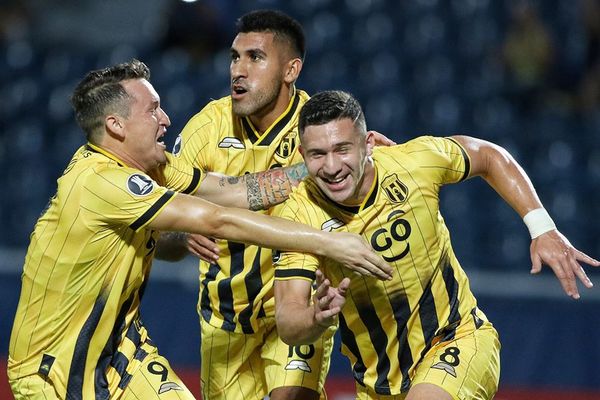 Guaraní agarró el timón de la serie ante Corinthians