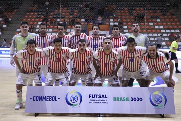 La Albirroja aplasta a Perú y va por el pase a semis ante Colombia