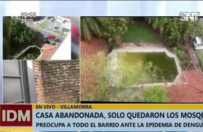 Mosquitos se adueñan de una casa abandonada - SNT